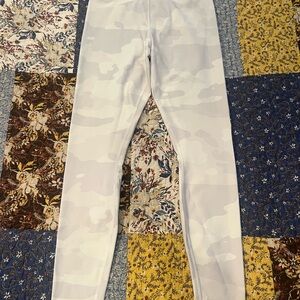 ALO Yoga White Camouflage Leggings